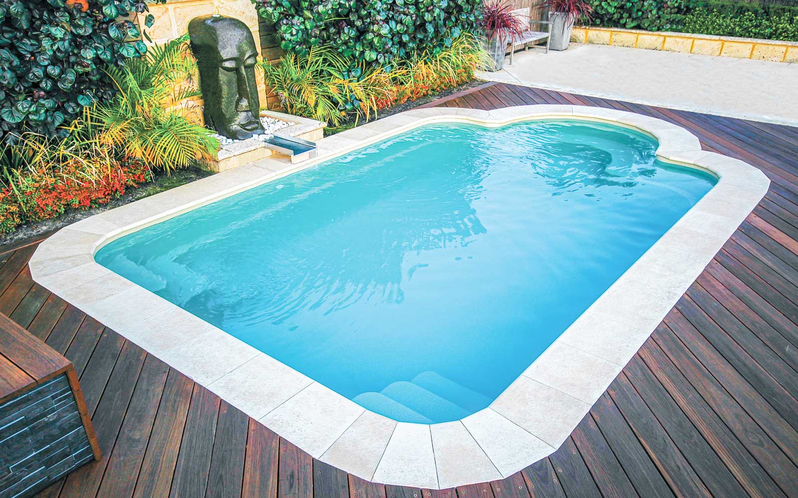 Leisure Pools Courtyard Roman fiberglass swimming pool