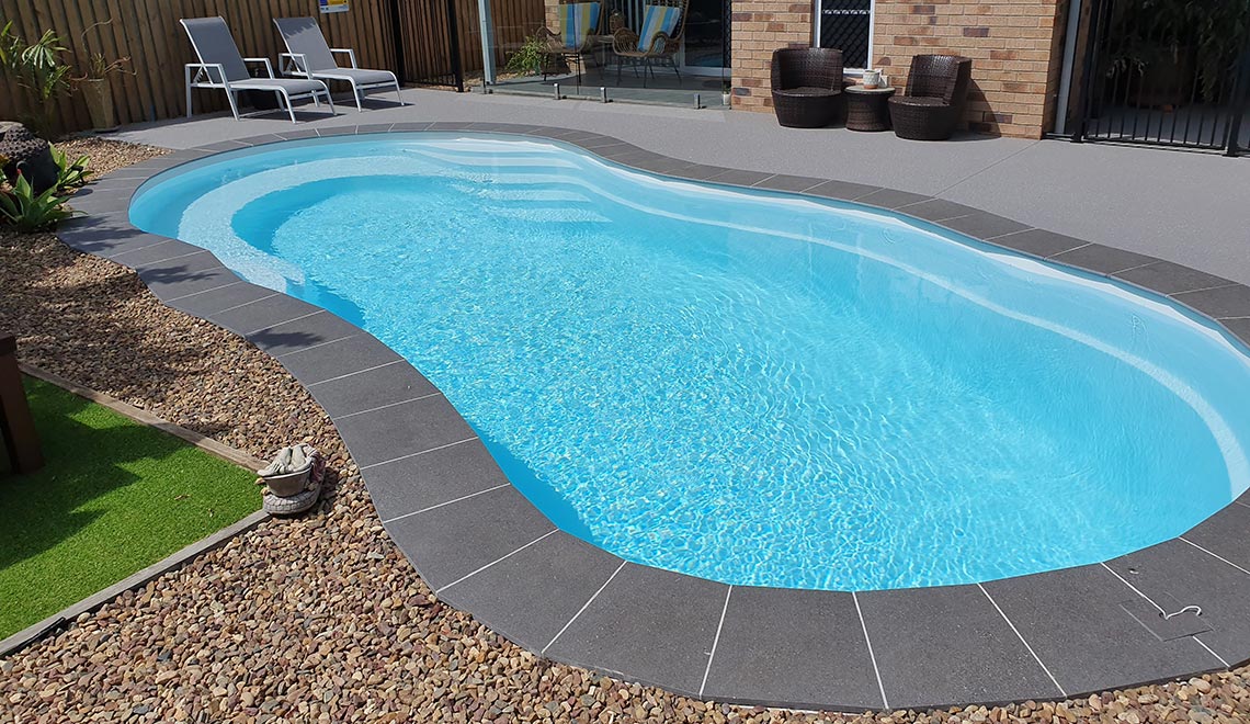 Leisure Pools Riviera Shimmer White