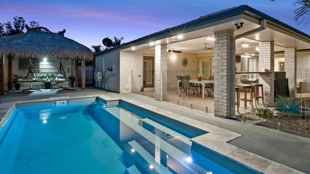 PHOTO LP AU Elegance 6 Silver Grey Brisbane South 2020 001 Pool installers on the Gold Coast