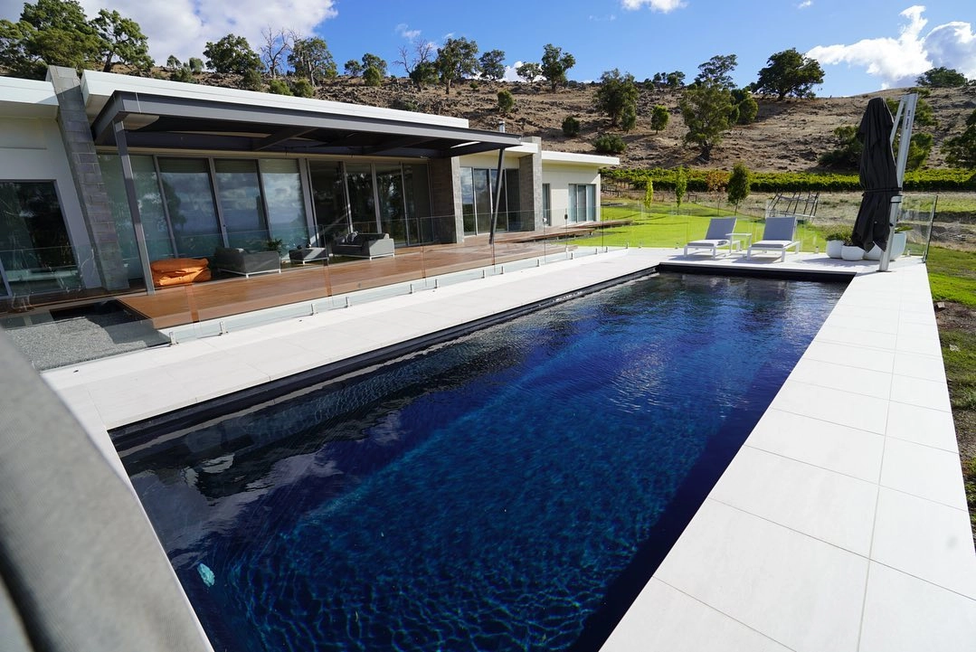 The Reflection 10.00m in Ebony Blue installed in Angaston, SA