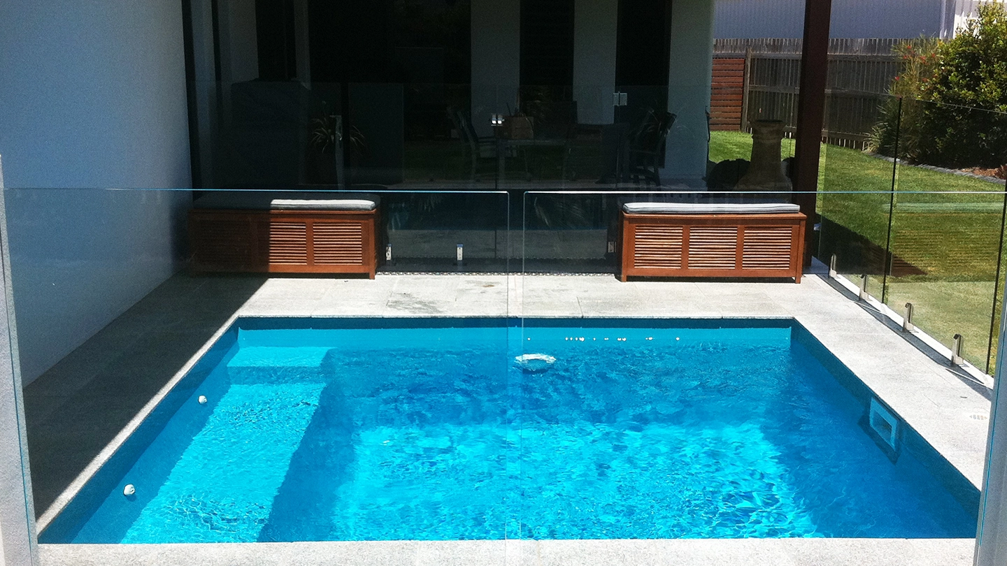 IMG LP AU Platinum Plunge 3.5 Crystal Blue Gladstone 001 The Platinum Plunge 3.50m in Crystal Blue installed in Gladstone, QLD