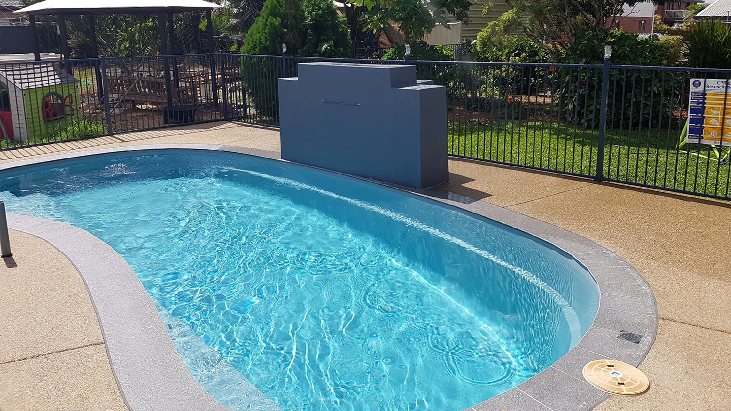IMG LP AU Tuscany 8.65 Silver Grey Gladstone 001 The Tuscany 8.65m in Silver Grey installed in Gladstone, QLD