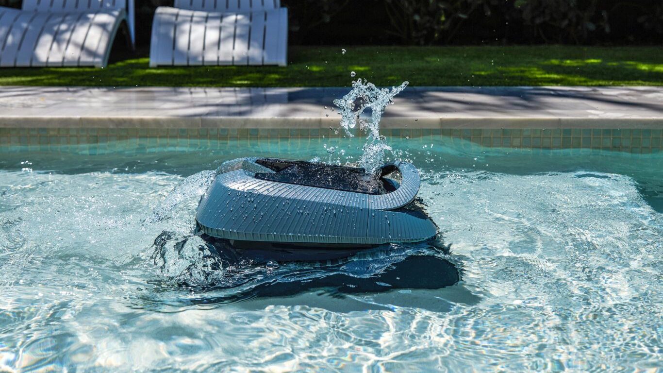 prepare a pool for a cyclone - clean and secure pool area