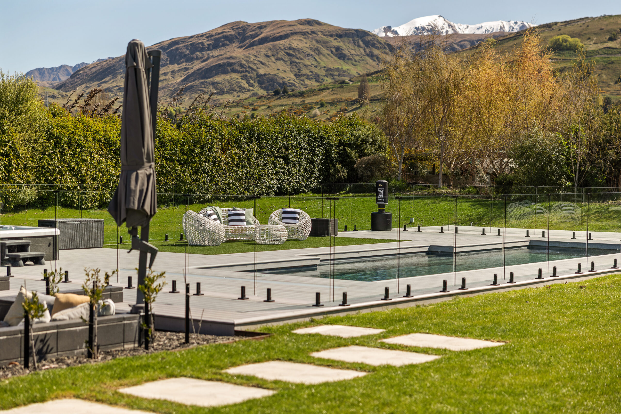 Dupont Pools Wanaka NZ, Leisure Pools The Elegance 12m Graphite Grey