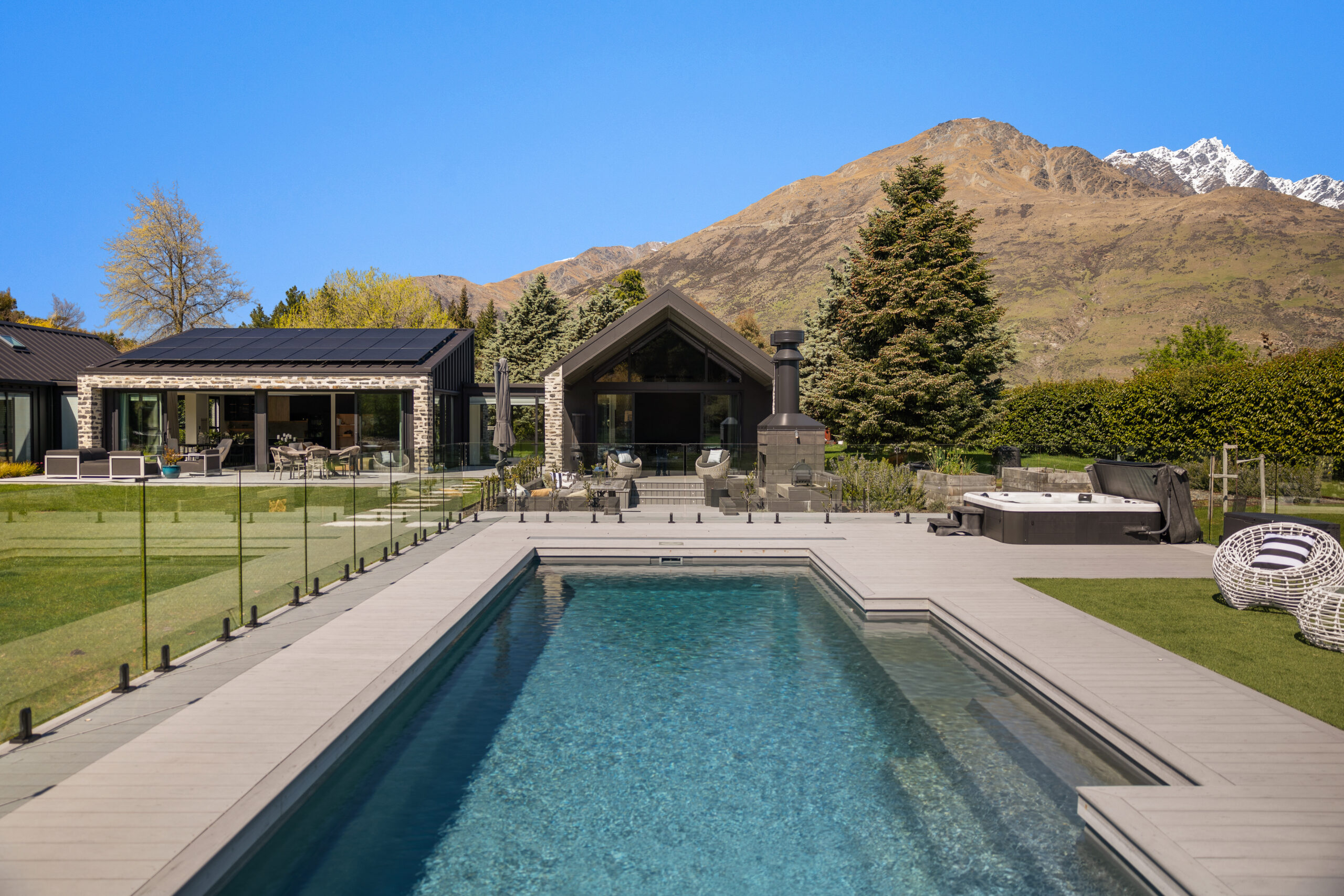 Dupont Pools Wanaka NZ, Leisure Pools The Elegance 12m Graphite Grey