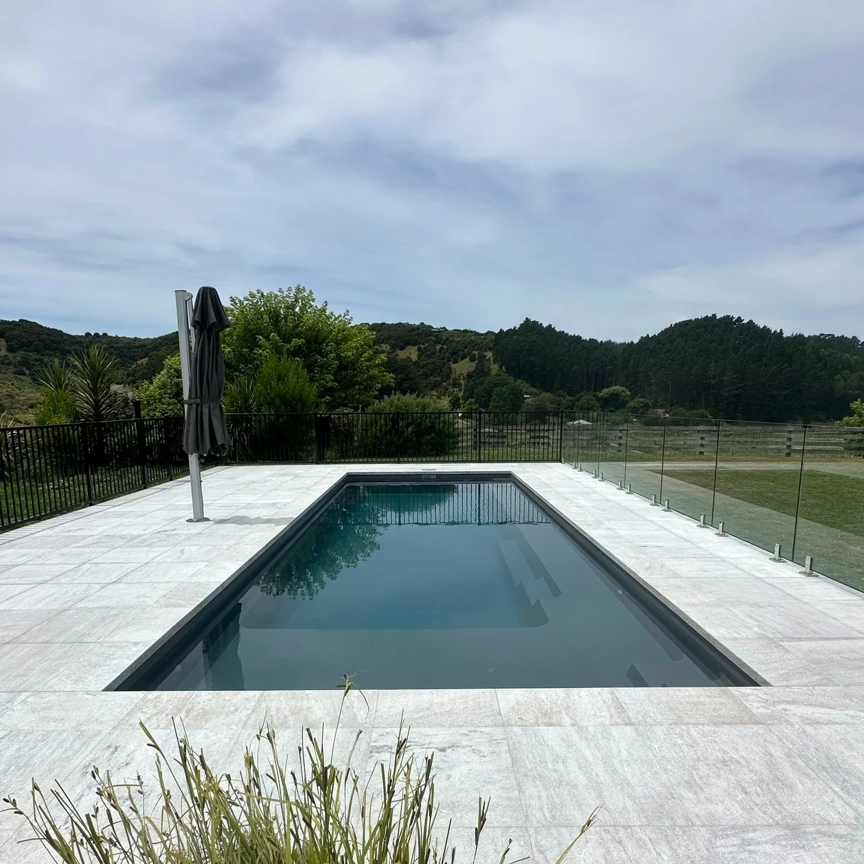 Leisure Pools Reflection with Splash Deck Reflection Graphite Grey