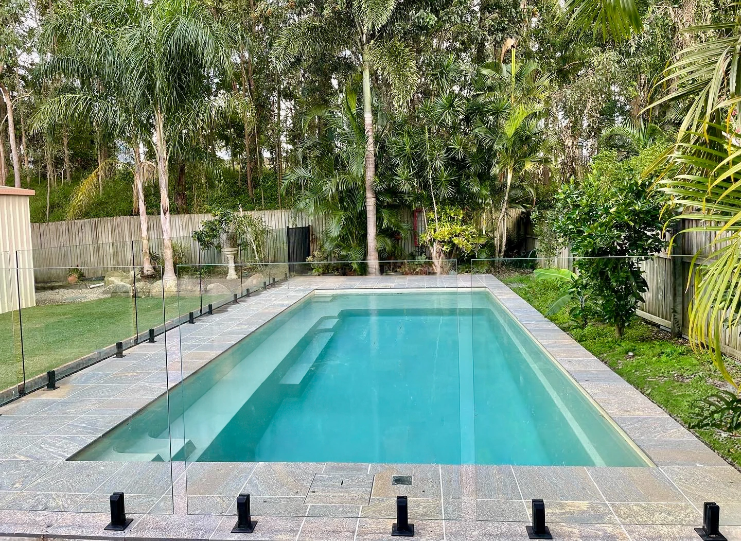 Leisure Pools Reflection with Splash Deck Diamond Sand