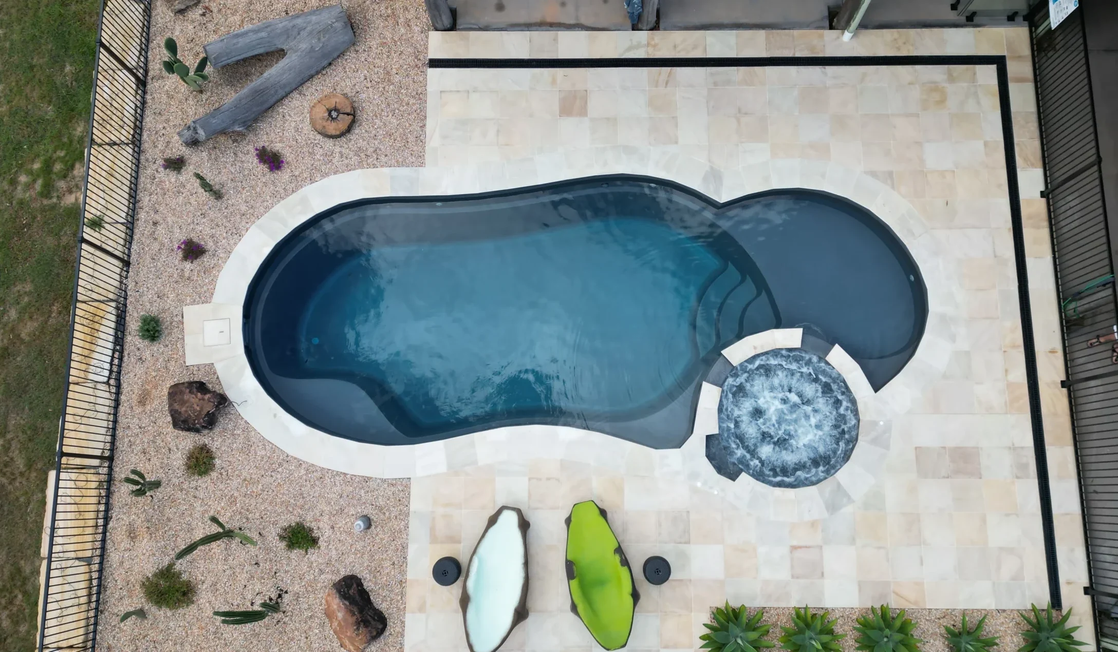 Leisure Pools Sunshine Coast The Allure 9.10m in Graphite Grey