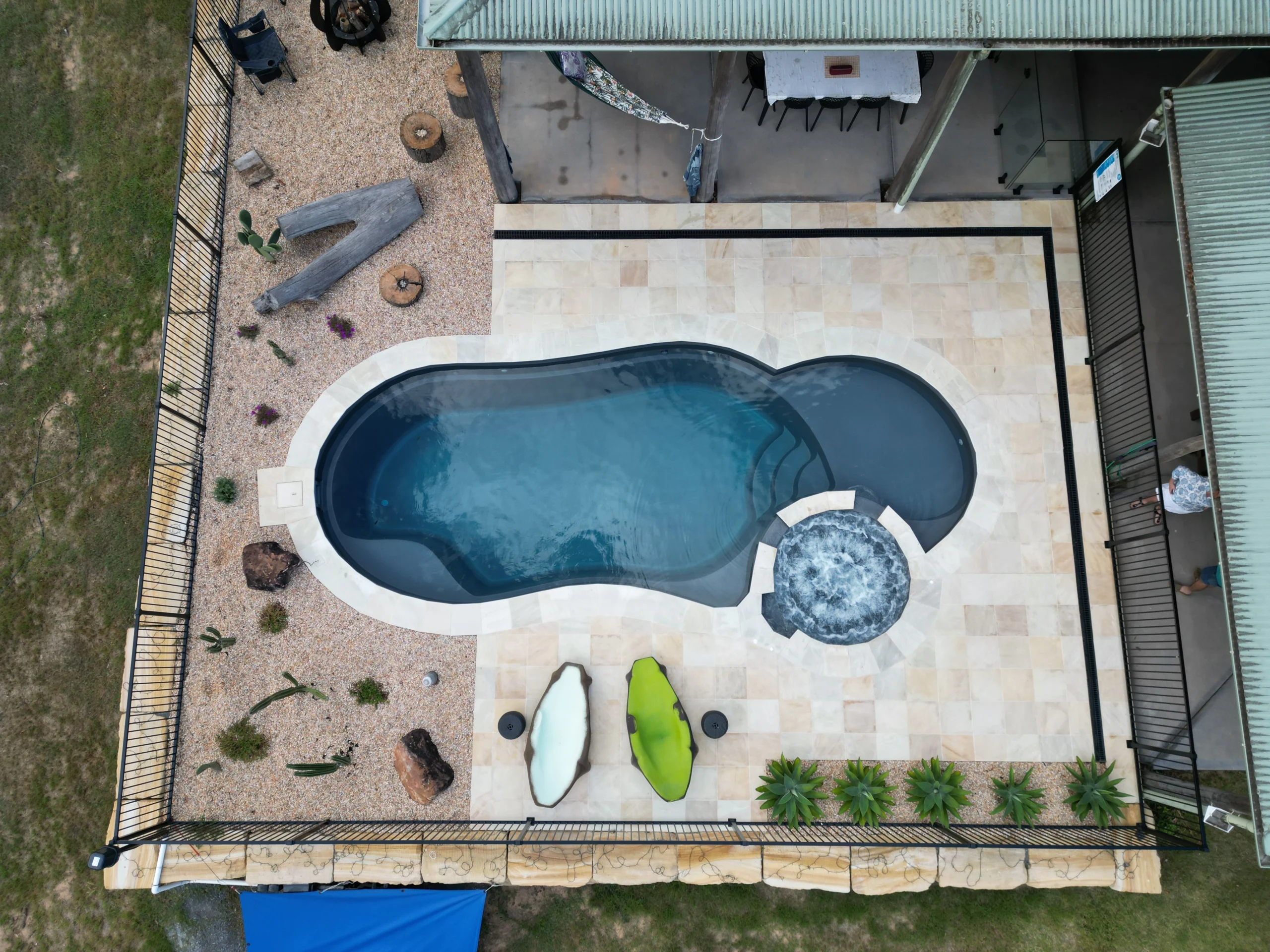 Leisure Pools Sunshine Coast The Allure 9.10m in Graphite Grey