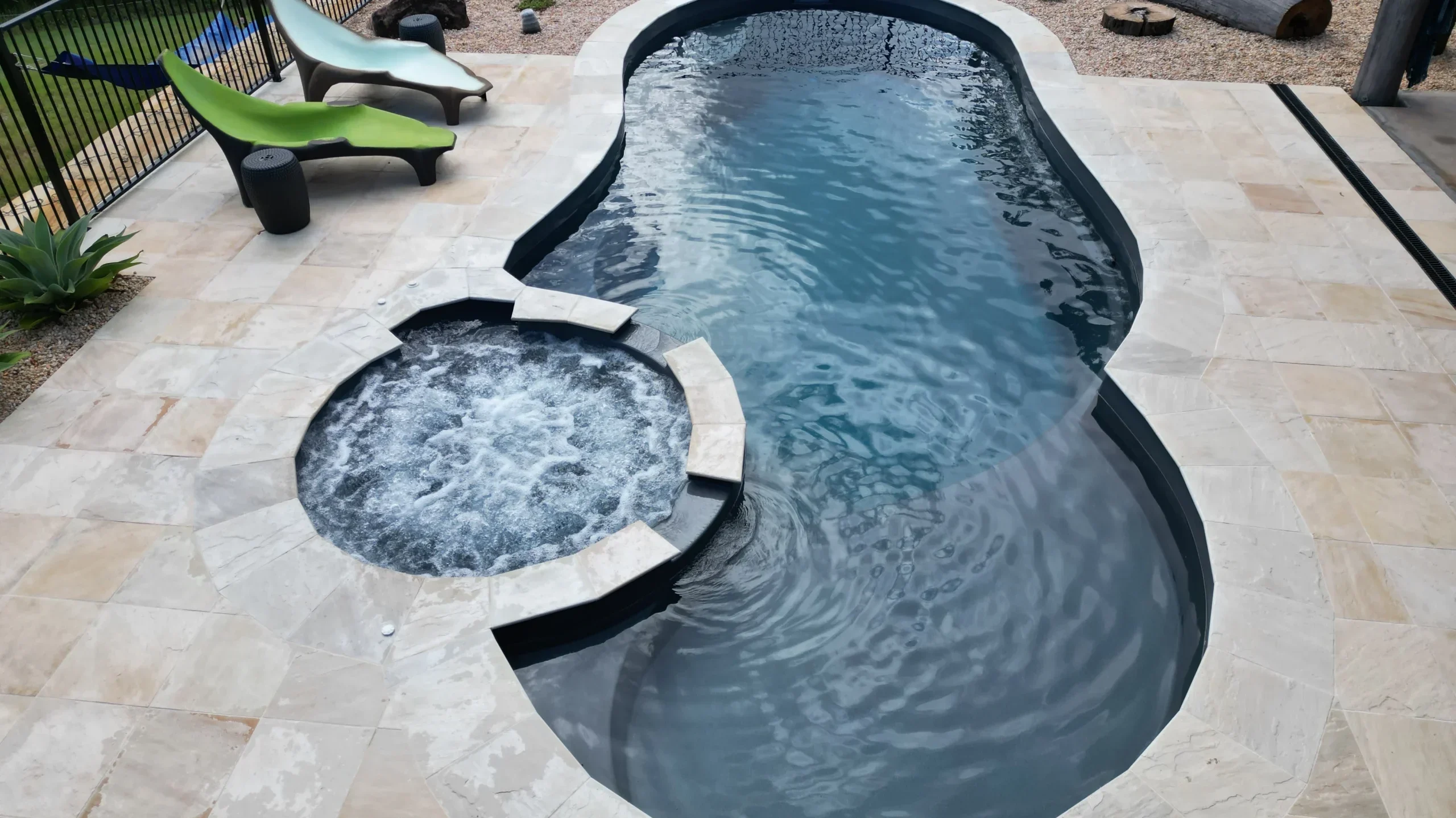 Leisure Pools Sunshine Coast The Allure 9.10m in Graphite Grey