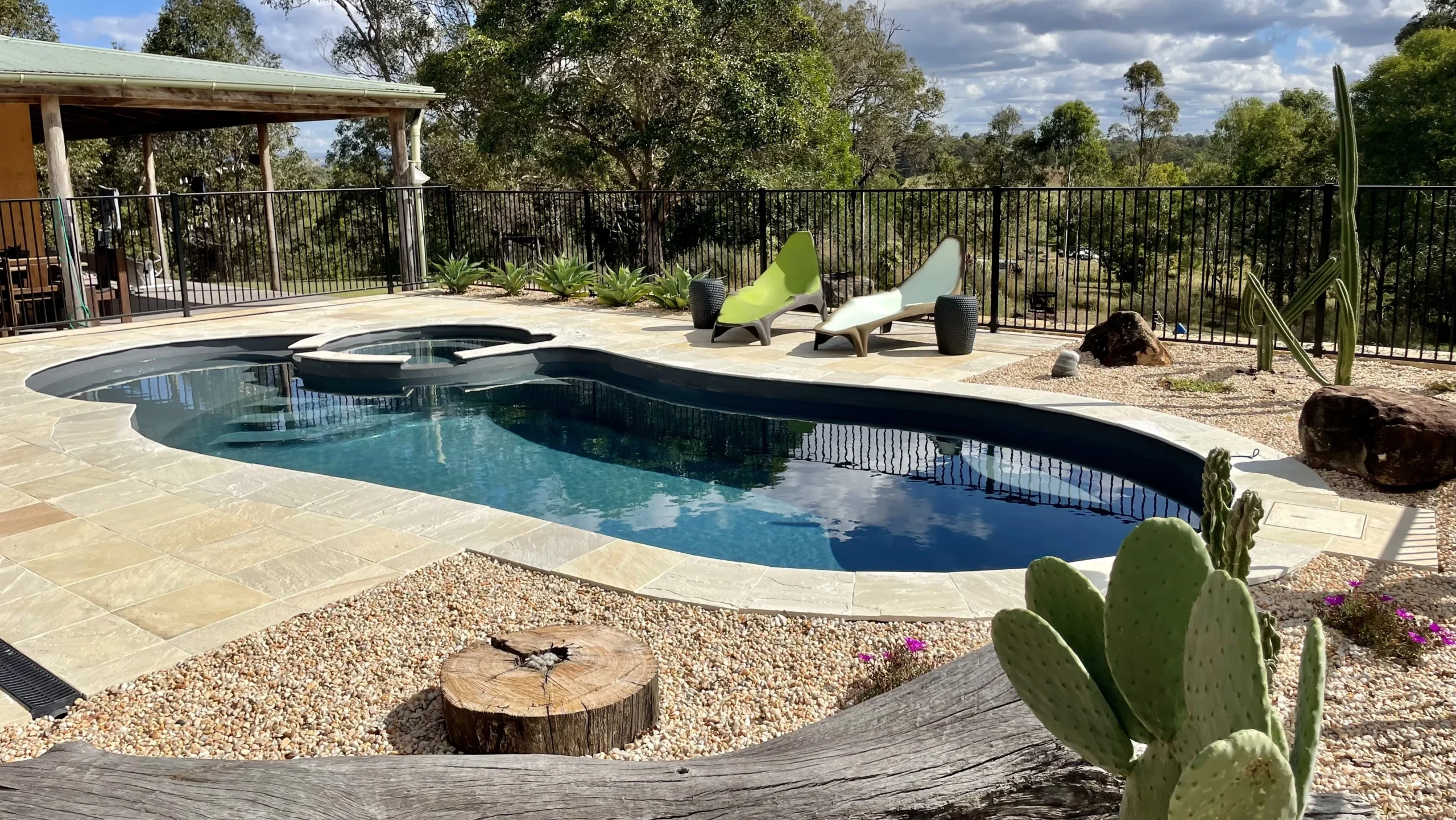 Leisure Pools Sunshine Coast The Allure 9.10m in Graphite Grey