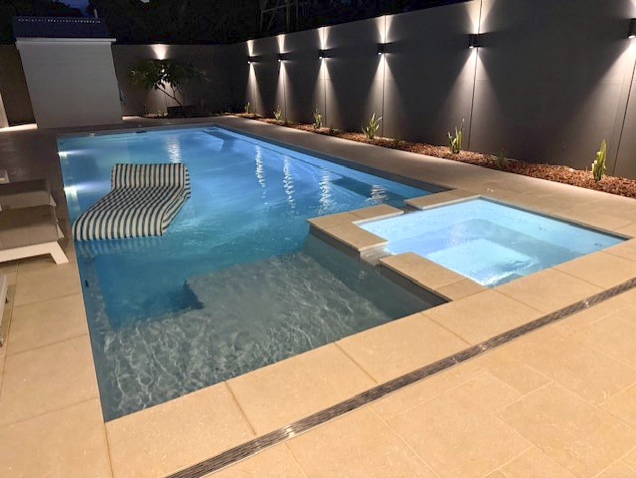 pool builder Riverland