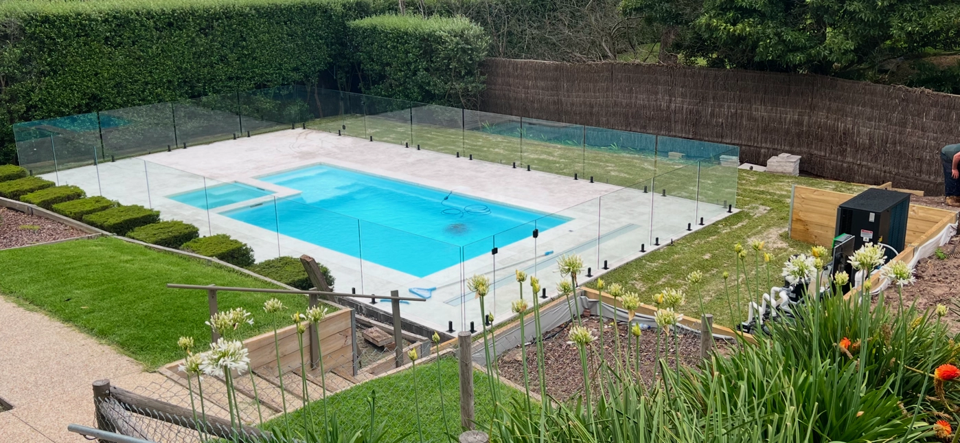 PHOTO Absolute 8m Shimmer White MSE 07 The Absolute 8.00m in Shimmer White installed in McCrae, Mornington Peninsula, VIC