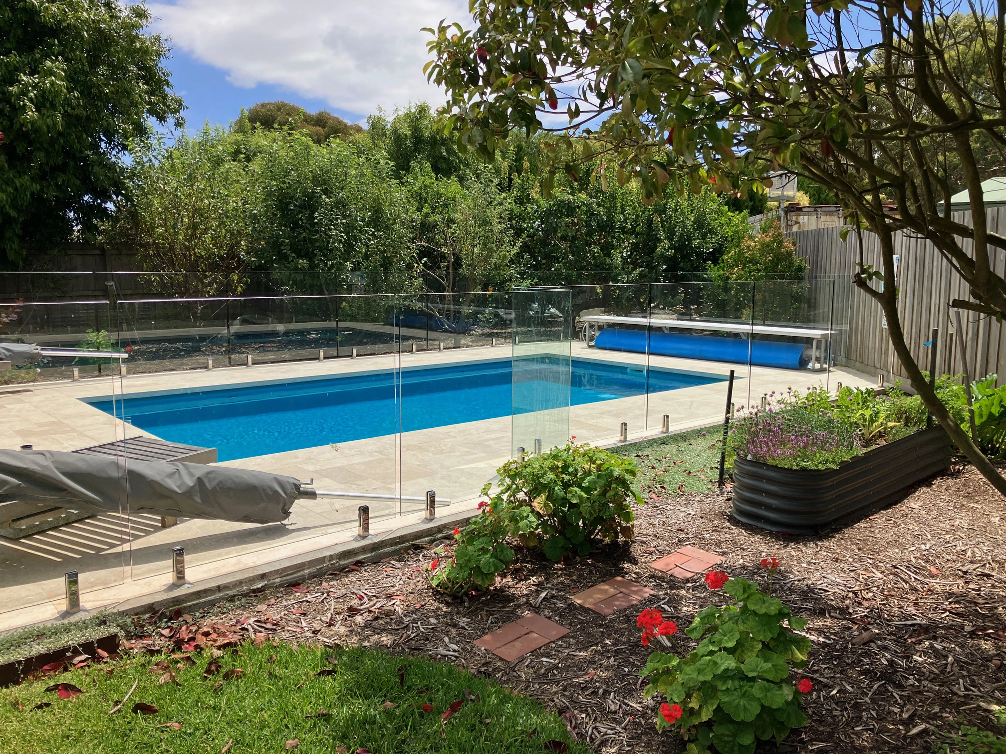 PHOTO Reflection 7m Crystal Blue MSE 05 The Reflection 7.00m in Crystal Blue installed in Somers, Mornington Peninsula, VIC