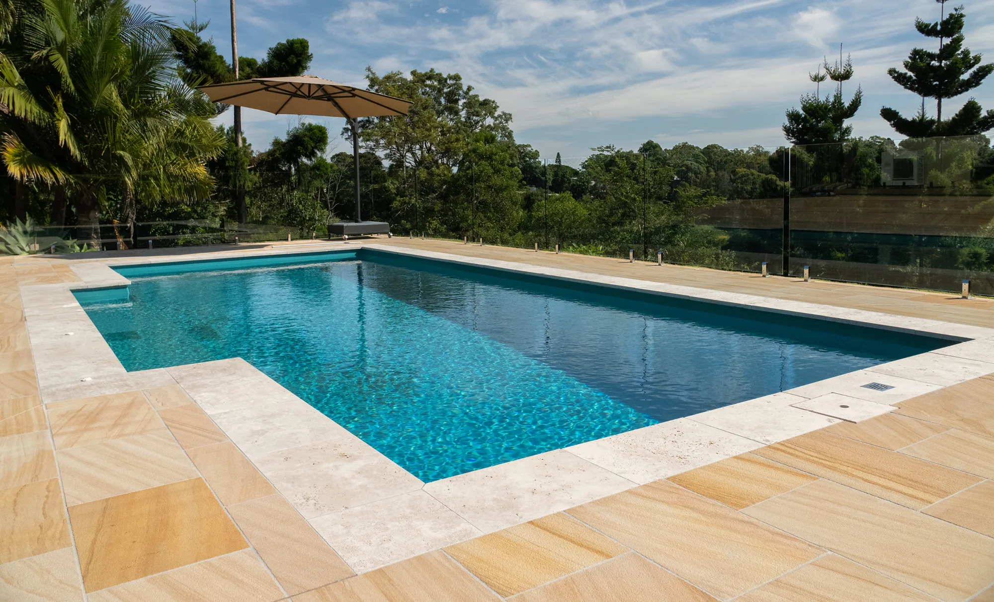 Leisure Pools Elegance rectangular backyard fibreglass swimming pool