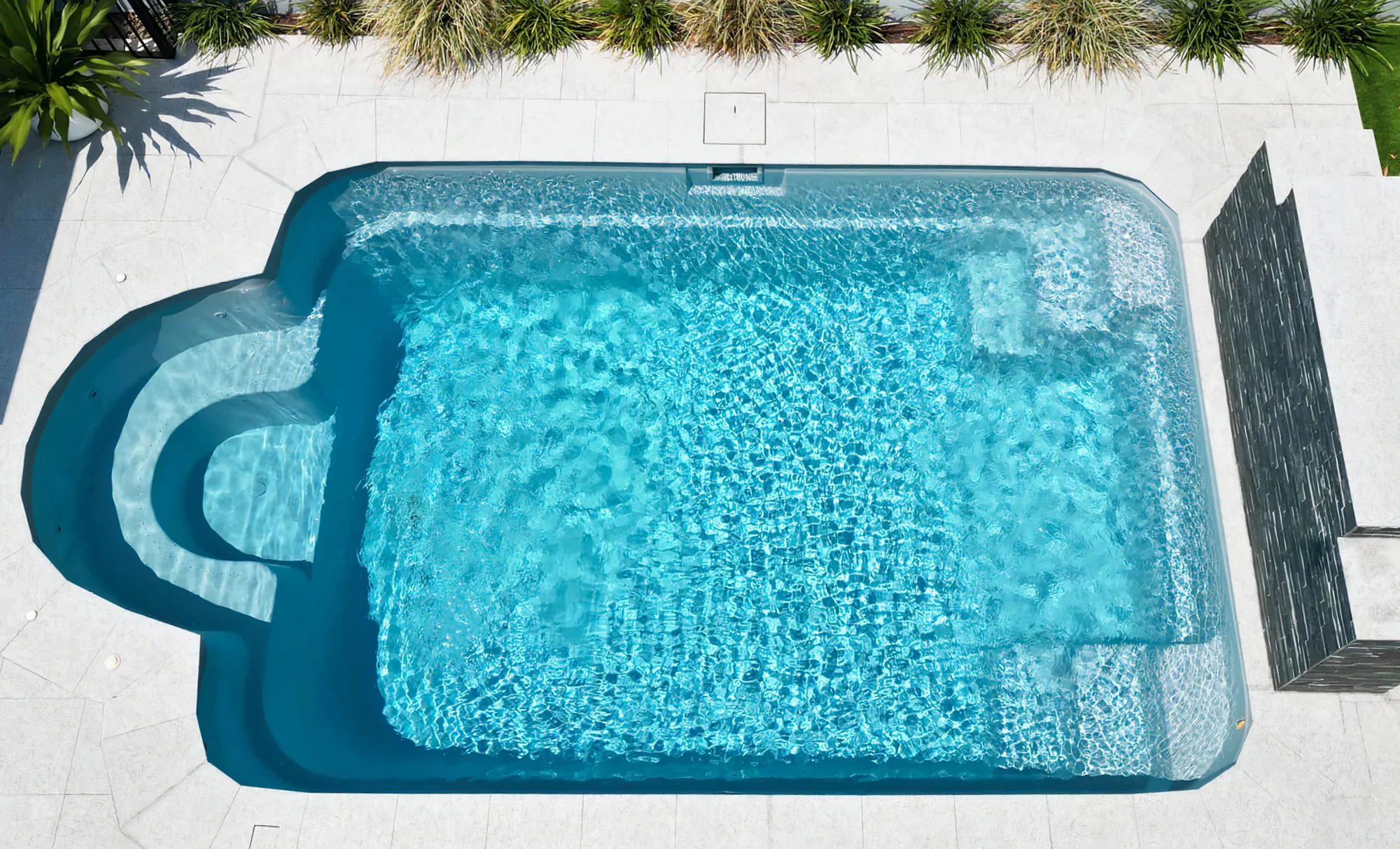 Leisure Pools Courtyard Roman backyard pool in Diamond Sand