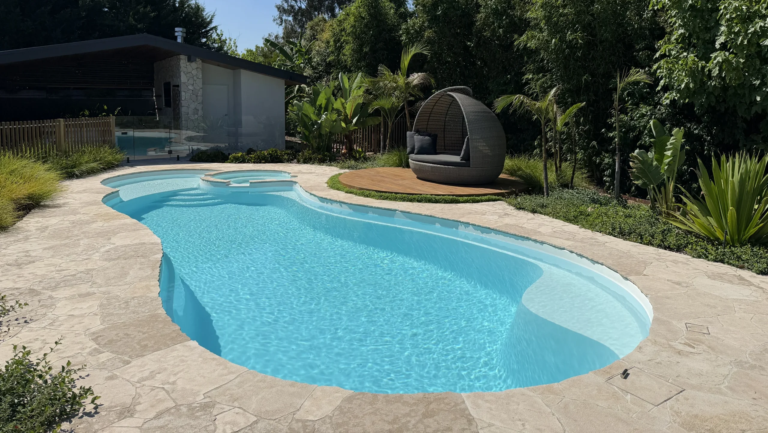 Leisure Pools Melbourne South East & Mornington Peninsula. The Allure 12.15m in Shimmer White