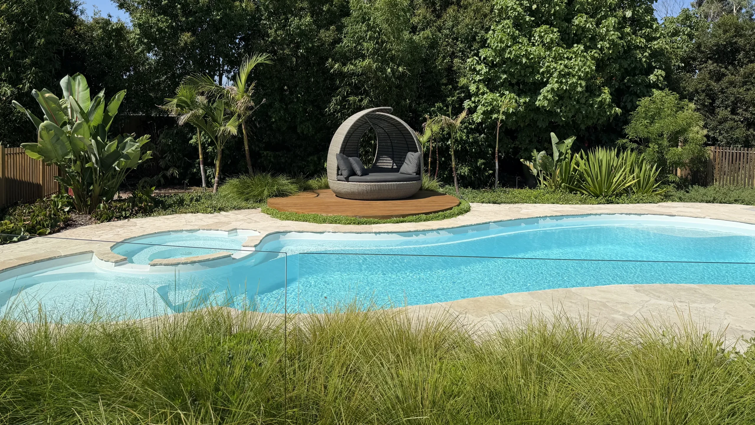Leisure Pools Melbourne South East & Mornington Peninsula. The Allure 12.15m in Shimmer White