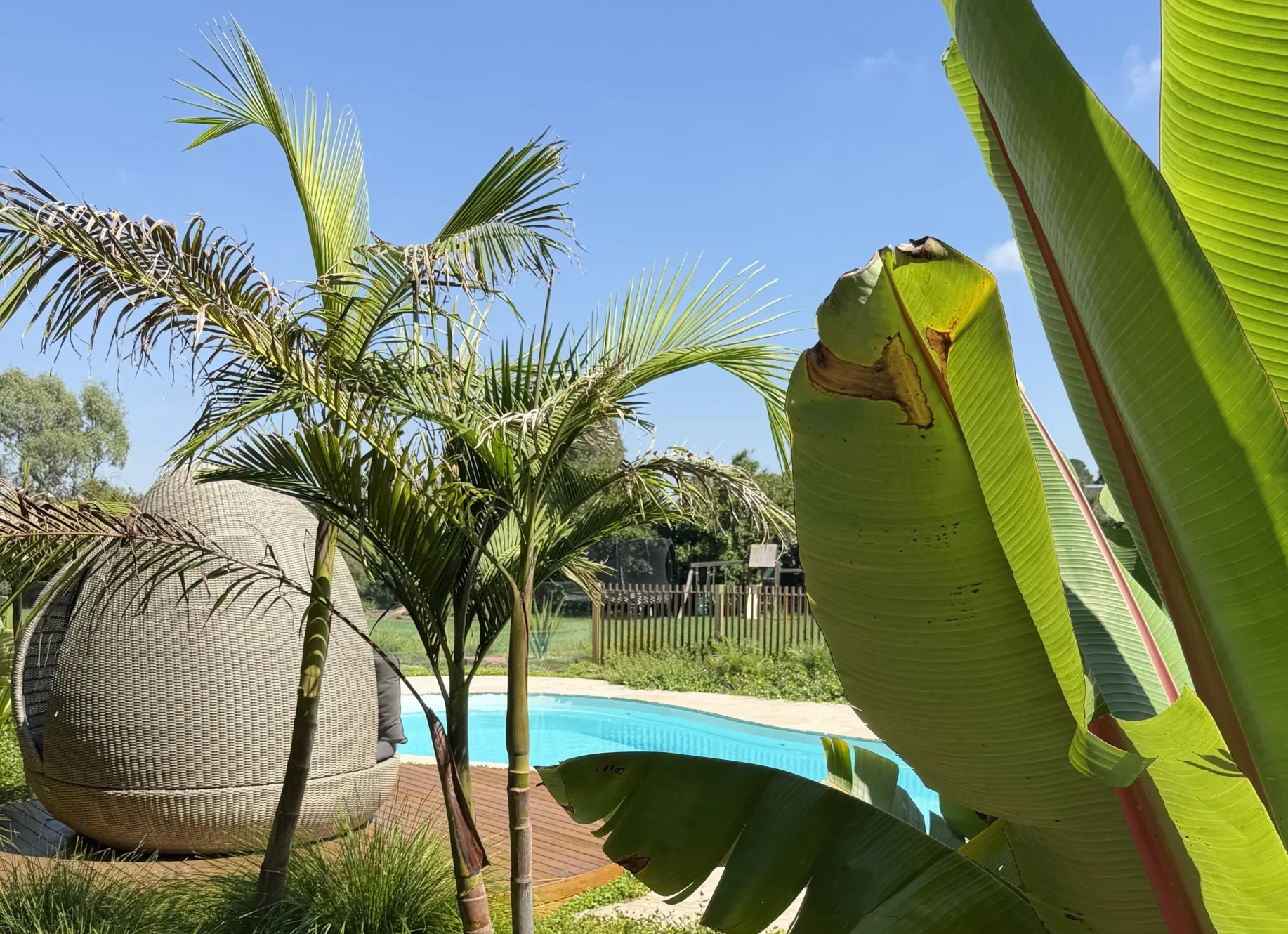 Leisure Pools Melbourne South East & Mornington Peninsula. The Allure 12.15m in Shimmer White