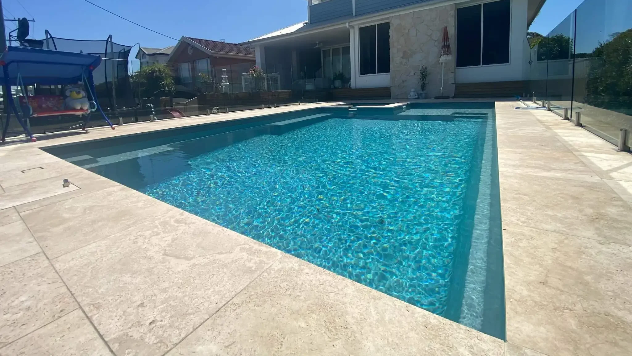 IMG LP AU Absolute 8 Silver Grey Vogue Pools 006 - Davistown