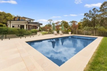 The Harmony 5.00m in Silver Grey installed in Western Melbourne, VIC