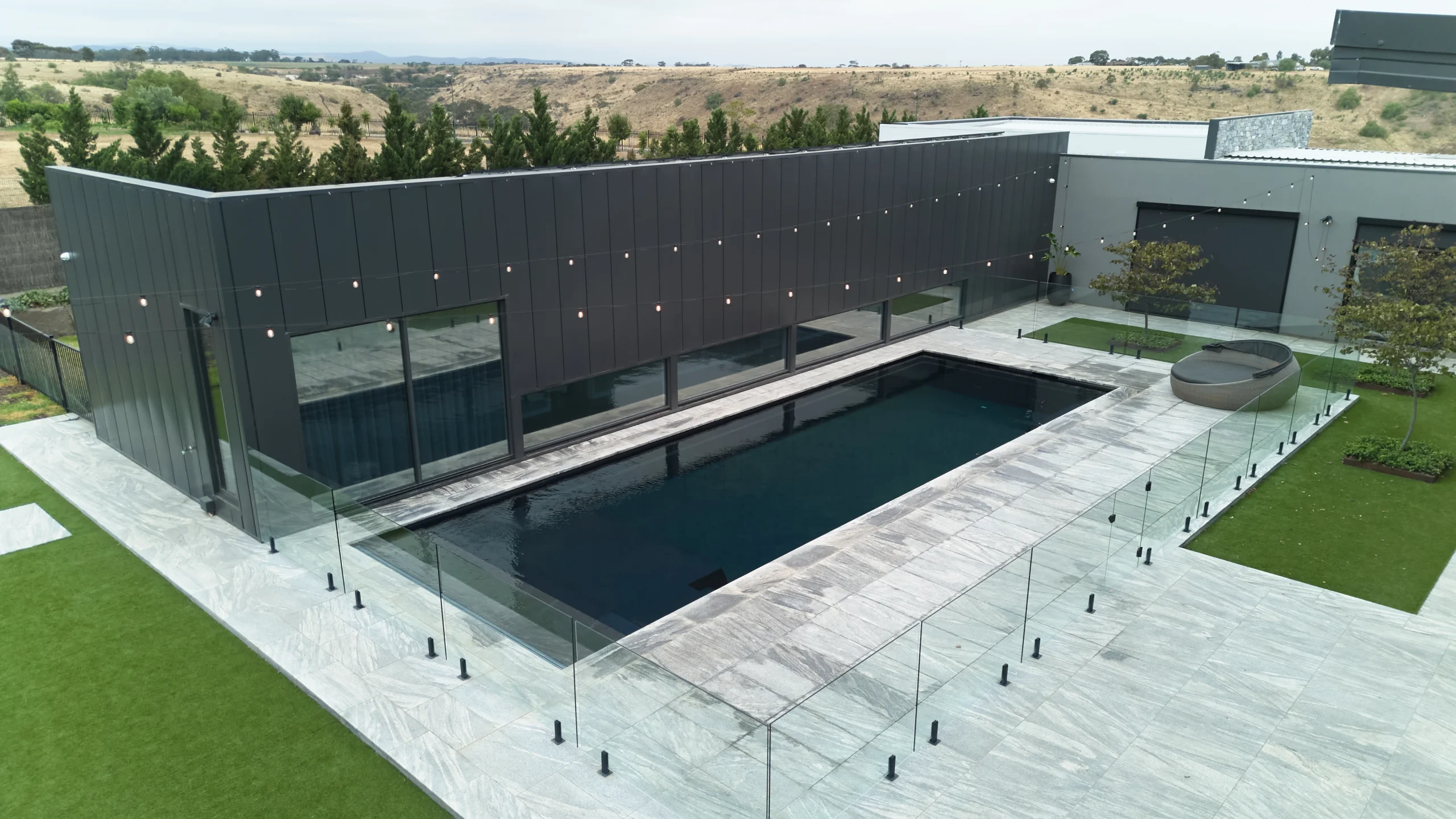 The Harmony 5.00m in Silver Grey installed in Western Melbourne, VIC
