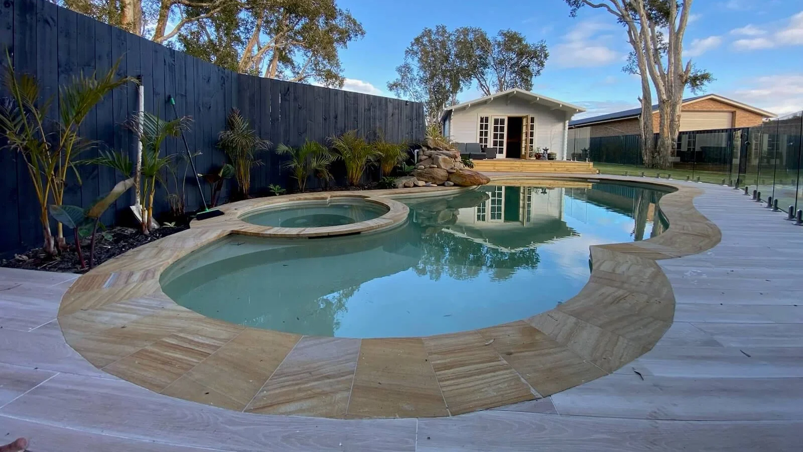 IMG LP AU Allure 10 Diamond Sand Vogue Pools 002 - Marks Point