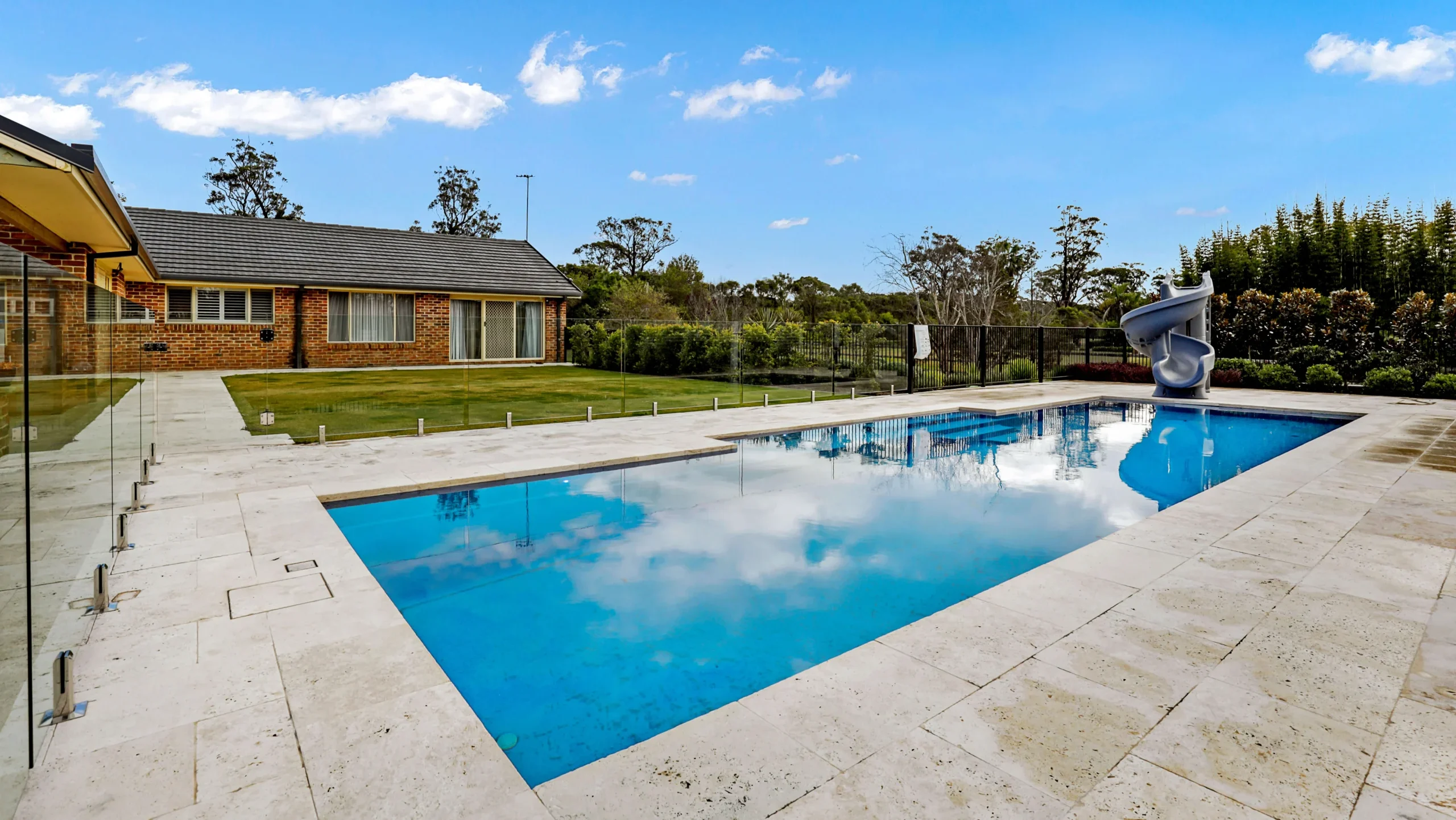 IMG LP AU Elegance 12 Sapphire Blue Vogue Pools 004 - Tumbi Umbi