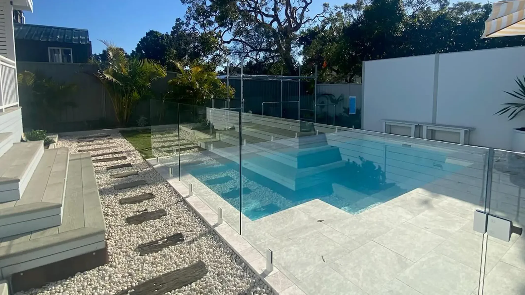 IMG LP AU Elegance 6 Shimmer White Vogue Pools 004 - Lake Munmorah