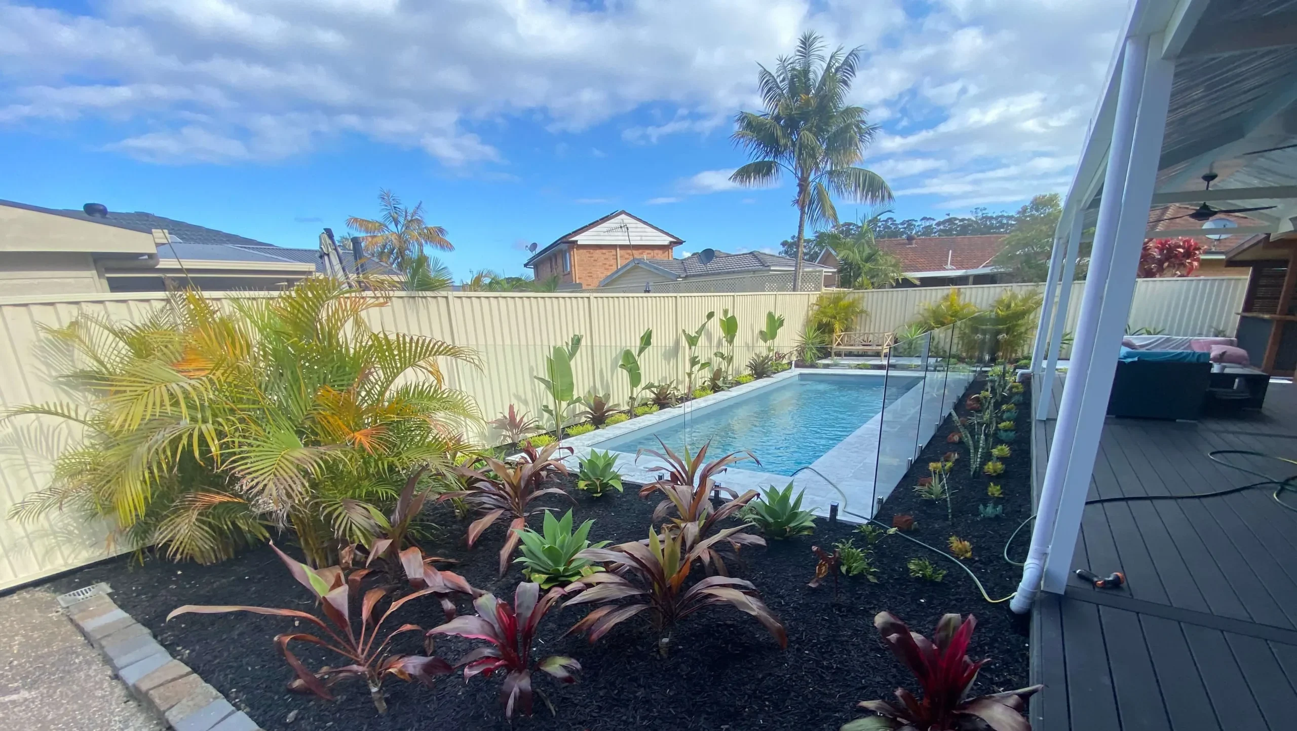 IMG LP AU Harmony 8 Silver Grey LP Vogue Pools 002 - Umina Beach