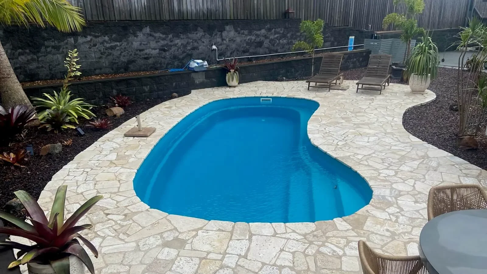 IMG LP AU Tuscany 7 Crystal Blue LP Vogue Pools 002 - Thornton