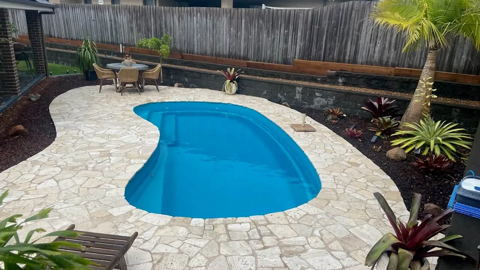 IMG LP AU Tuscany 7 Crystal Blue LP Vogue Pools 003 - Thornton