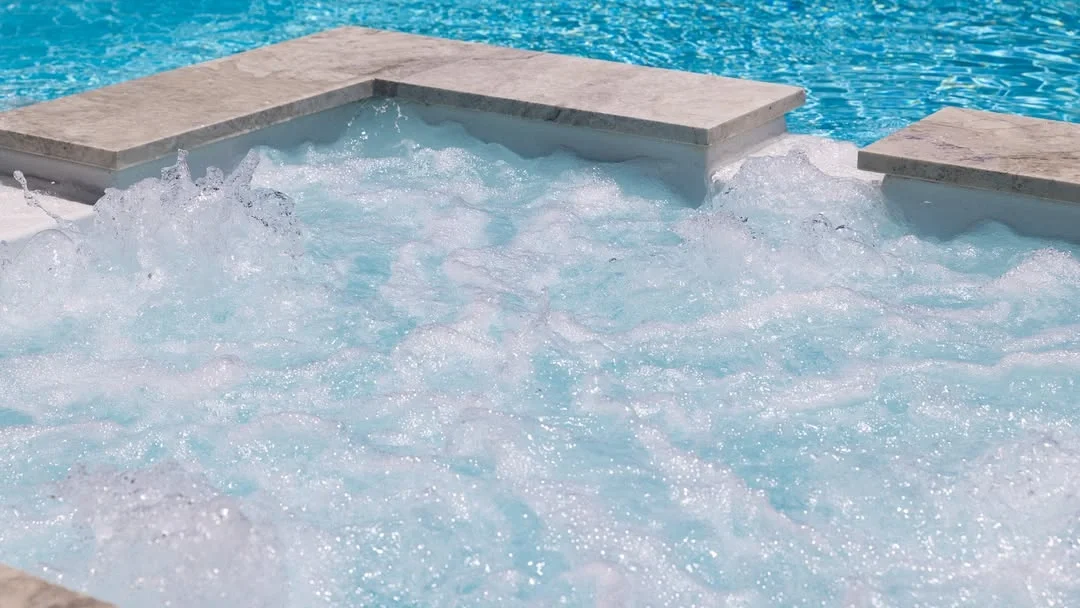 Leisure Pools The Absolute 10.00m Shimmer White GV Unique Pools & Landscaping