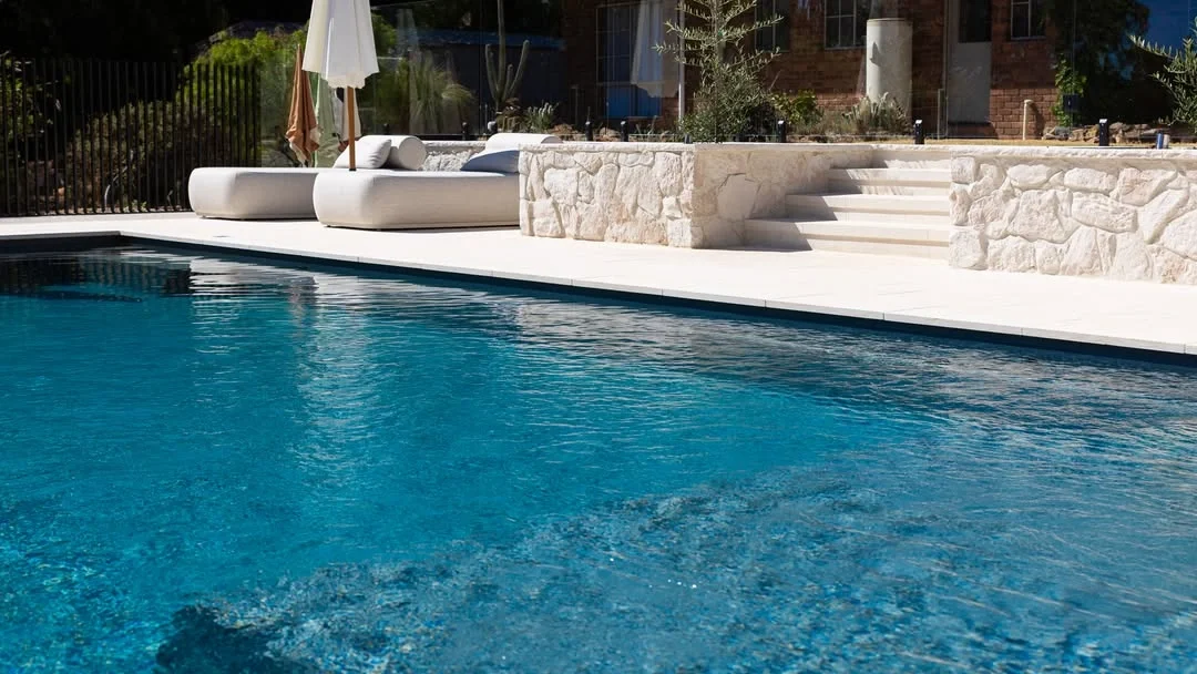 Leisure Pools The Acclaim 10.00m Graphite Grey GV Unique Pools & Landscaping