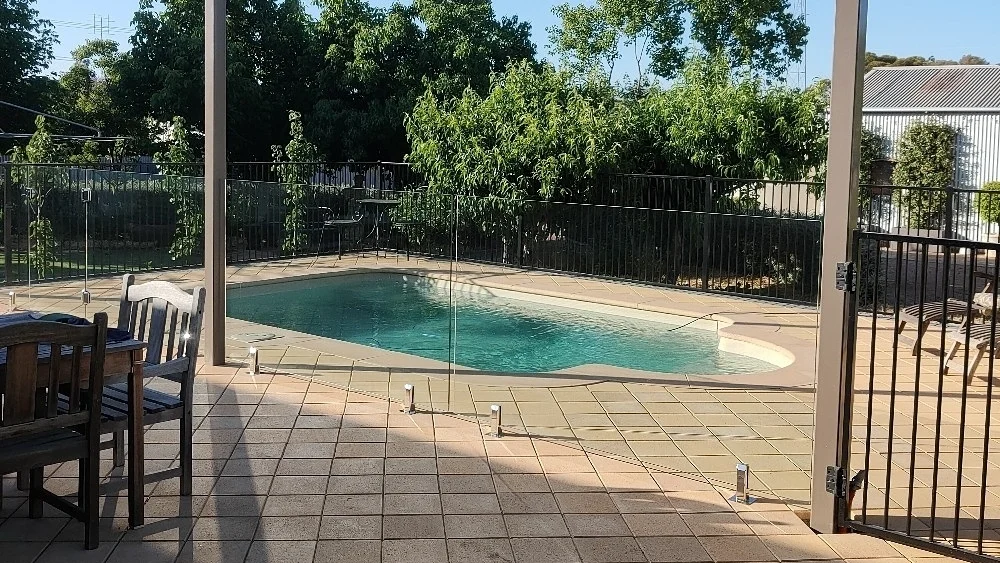 Leisure Pools The Courtyard Roman Diamond Sand LP Spencer Gulf