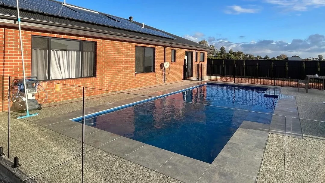 Leisure Pools The Elegance 10.00m Sapphire Blue Mildura Pools