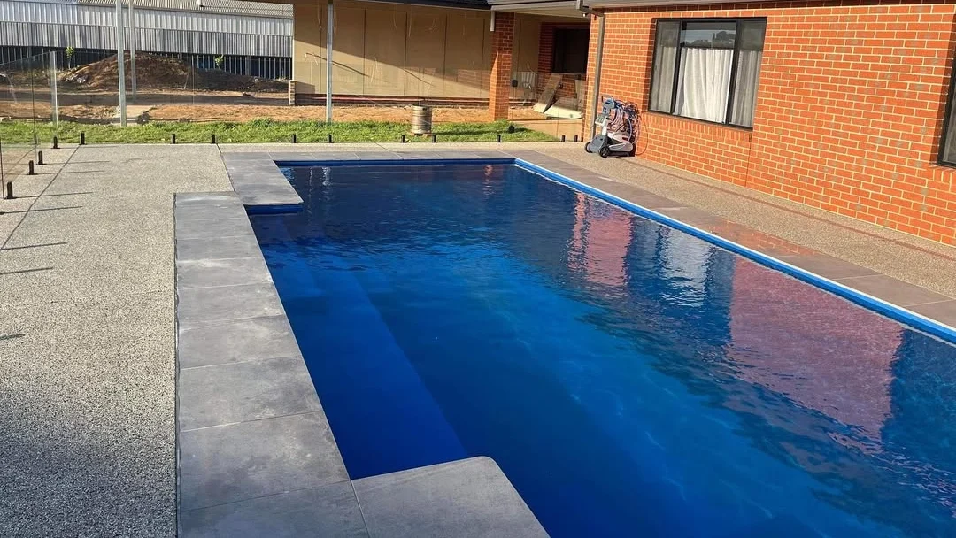 Leisure Pools The Elegance 10.00m Sapphire Blue Mildura Pools