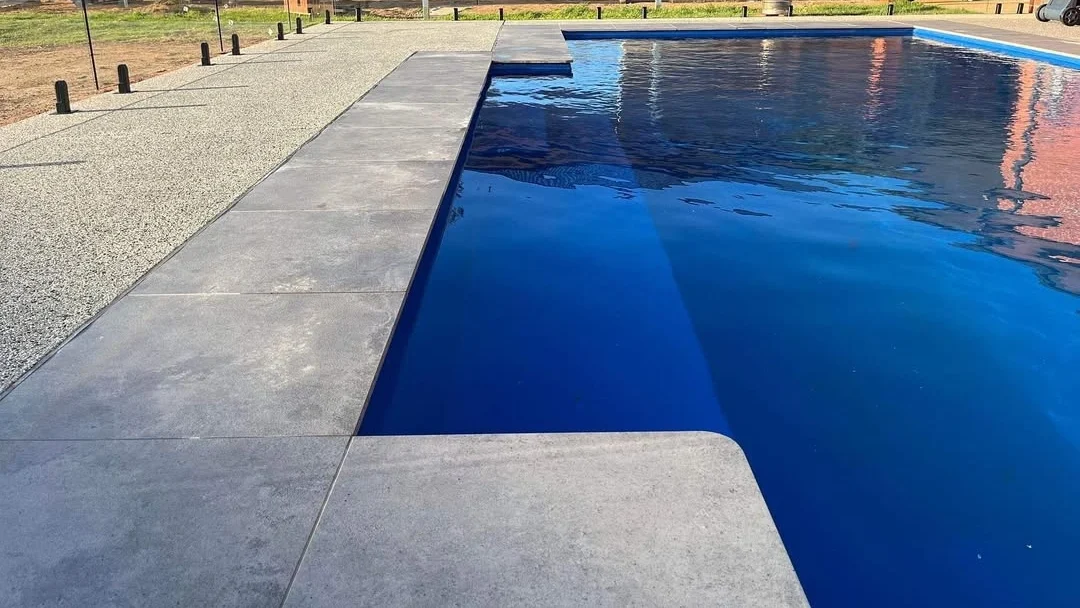 Leisure Pools The Elegance 10.00m Sapphire Blue Mildura Pools
