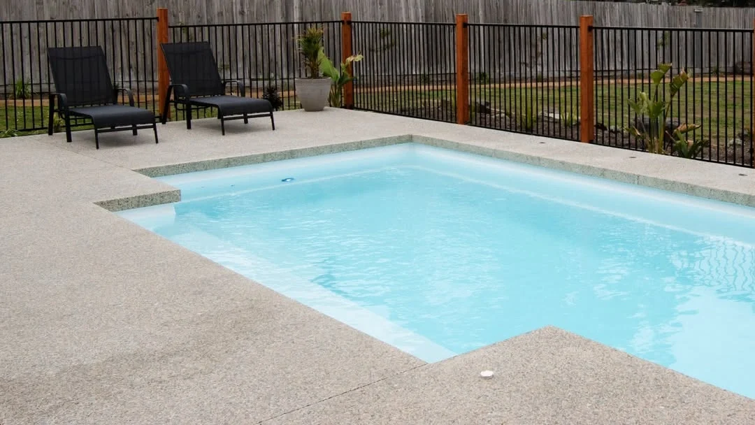 Leisure Pools The Elegance 6.00m Shimmer White LP Melbourne Central