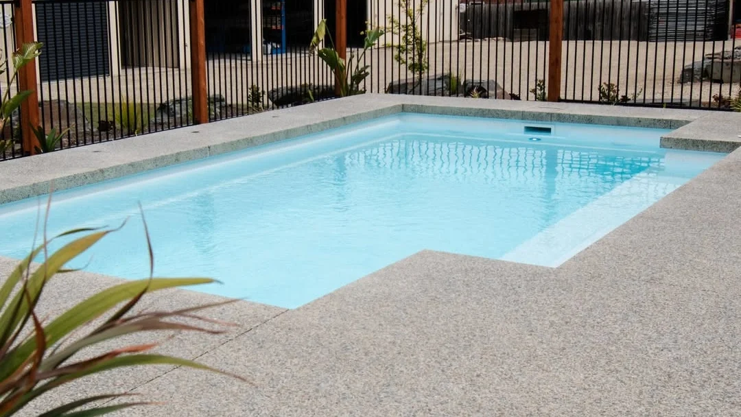 Leisure Pools The Elegance 6.00m Shimmer White LP Melbourne Central