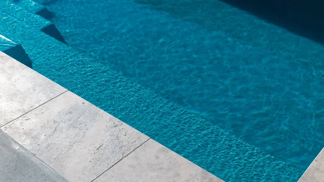 Leisure Pools The Elegance 7.00m Aquamarine GV Unique Pools & Landscaping
