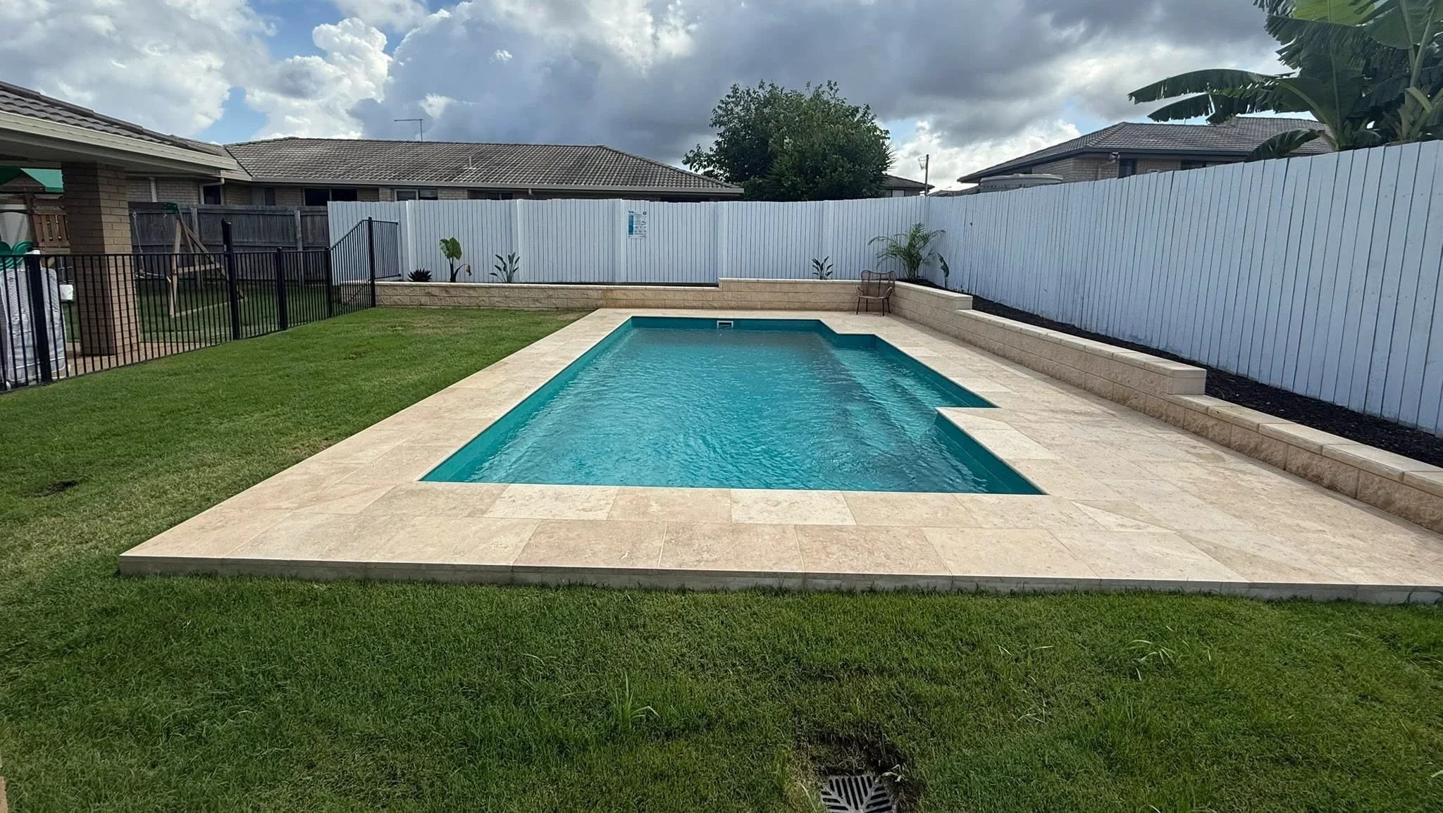 Leisure Pools The Elegance 8.00m Aquamarine Leisure Pools Gladstone