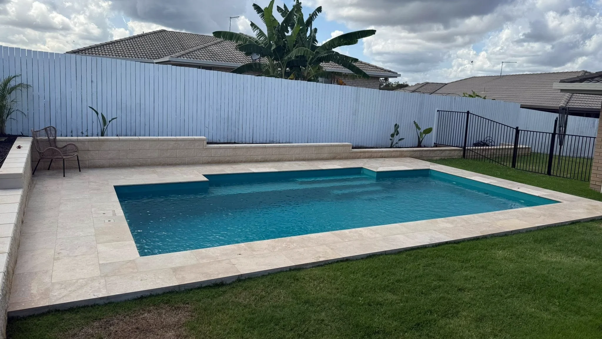 Leisure Pools The Elegance 8.00m Aquamarine Leisure Pools Gladstone