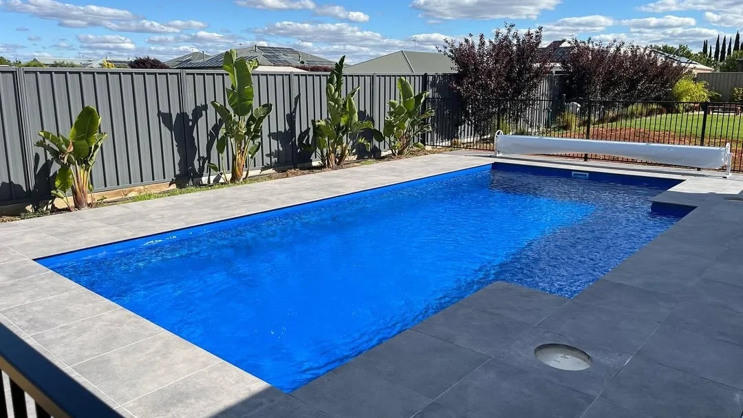 Leisure Pools The Elegance 9.00m Sapphire Blue Mildura Pools