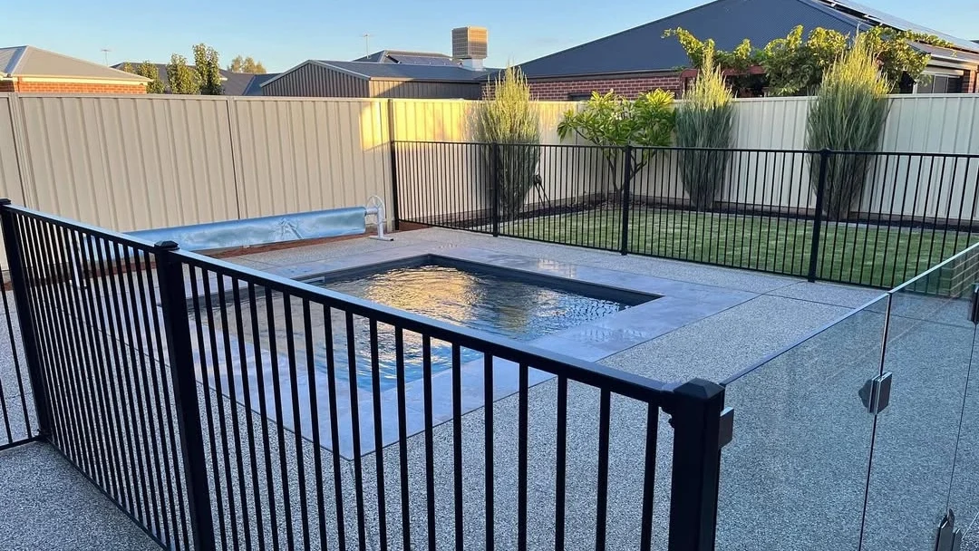 Leisure Pools The platinum Plunge Graphite Grey Mildura Pools