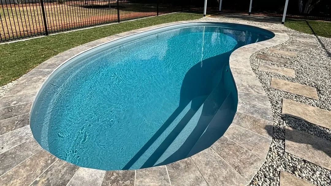 Leisure Pools The Tuscany 8.65m Silver Grey GV Unique Pools & Landscaping