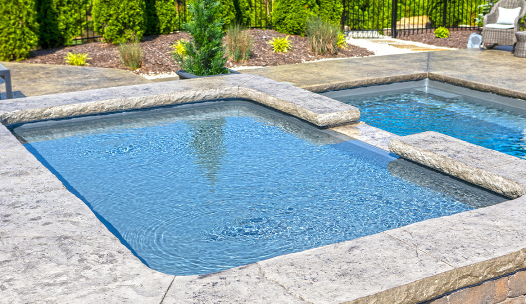 The Inlet Splash Deck with Single Spillover - Leisure Pools Australia