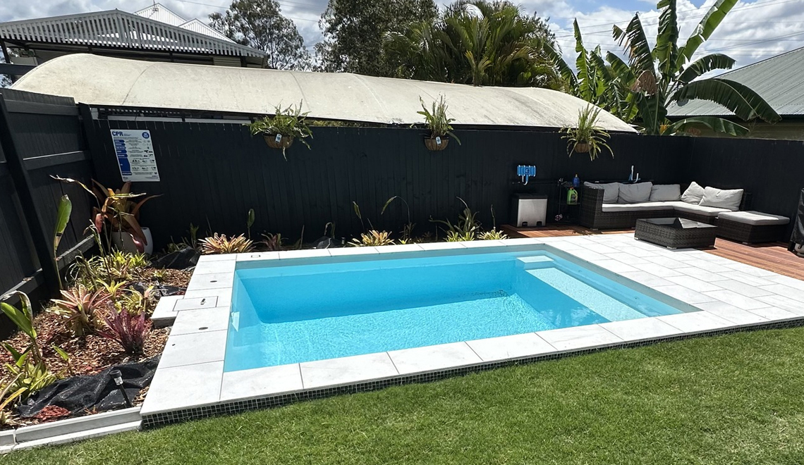 The Platinum Plunge 4.50m in Shimmer White