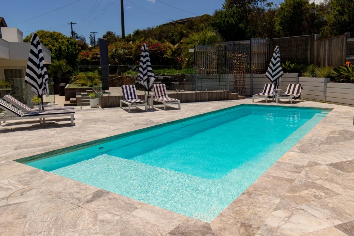Leisure Pools Melbourne South East The Reflection with Splash Deck 9.50m in Shimmer White