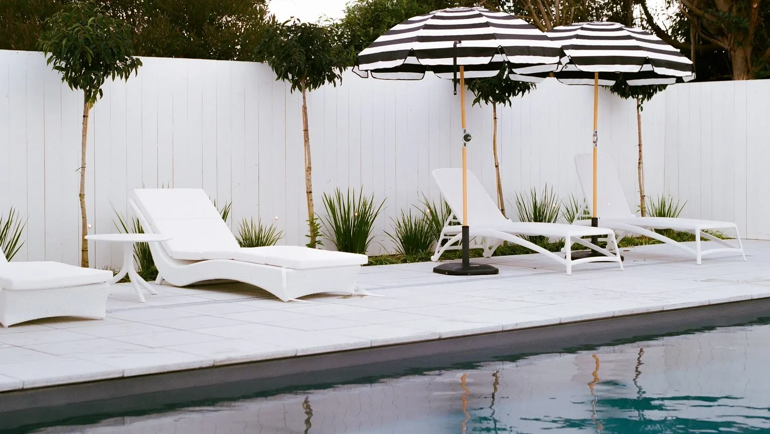 The Elegance 10.00m in Graphite Grey installed by NZ Pools